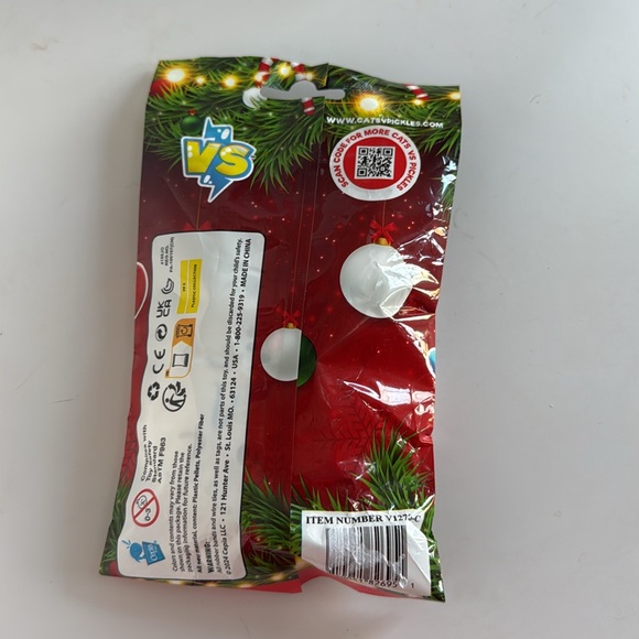 Cats vs pickles Christmas mystery plush 2024 - Picture 2 of 2